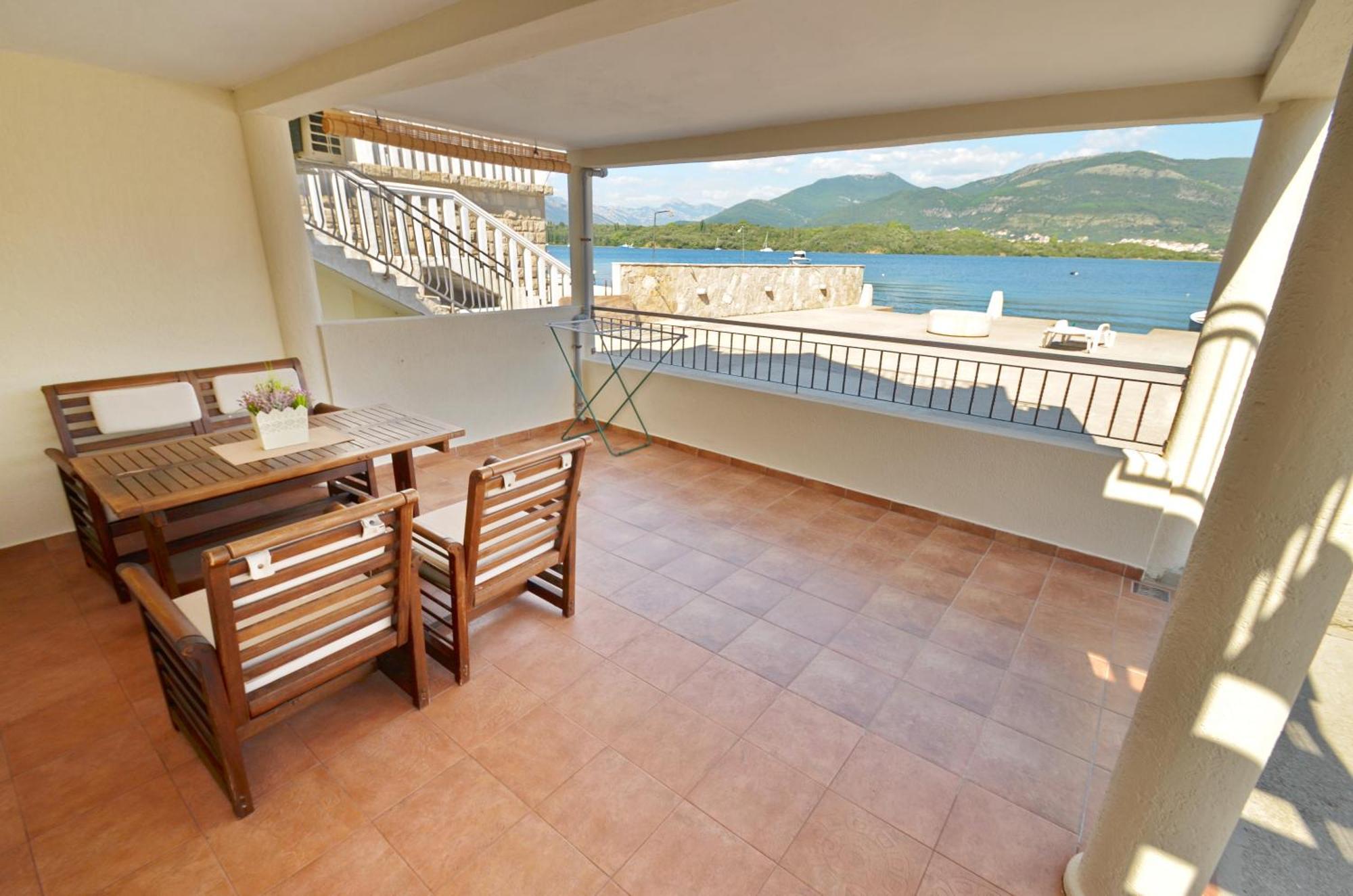 Dubravcevic Residence Tivat Exteriör bild