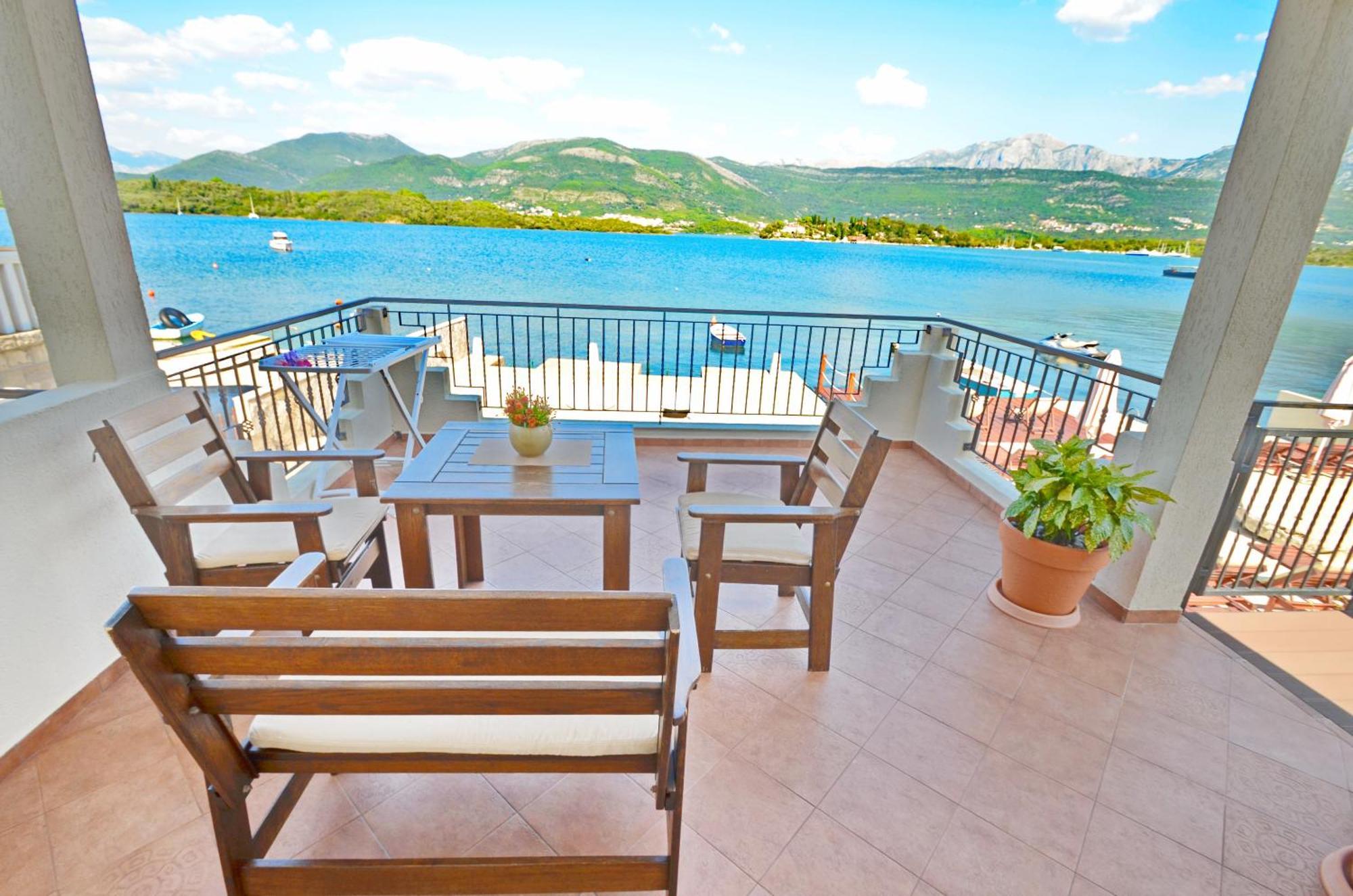 Dubravcevic Residence Tivat Exteriör bild